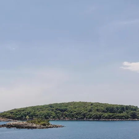 One-bedroom In Apartment